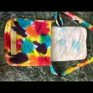 Undee Bandz tie dyed peace purse
